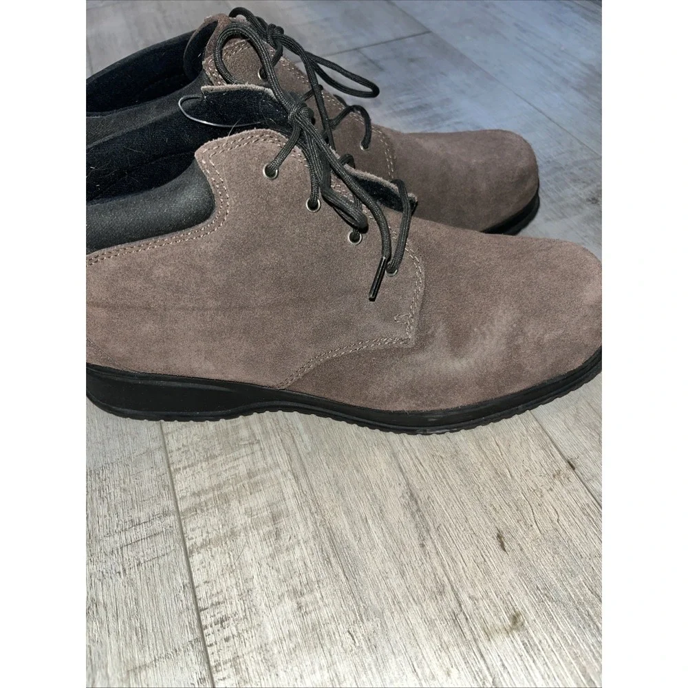 Lands End Boots 9 .5 B Mens 11 Women's Chukka Suede Lace Up Comfort Ankle Top
